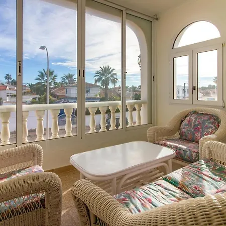 別荘 3 Bedroom Stunning Home In Torrevieja