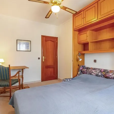 3 Bedroom Stunning Home In Torrevieja 別荘 トレビエハ