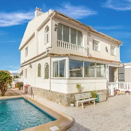 3 Bedroom Stunning Home In Torrevieja トレビエハ
