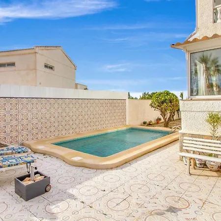 3 Bedroom Stunning Home In Torrevieja Holiday home *
